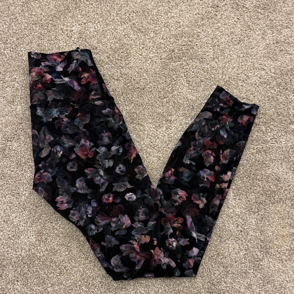 Lululemon wunder under leggings size 2